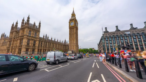 Os ingleses vão hoje às urnas para escolher um novo Governo.