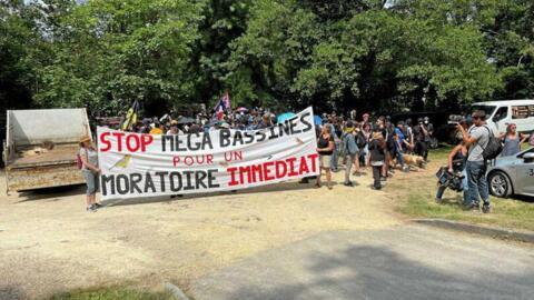 Colectivos ecológicos reivindicam a interrupção dos projectos de bacias de retenção de água da chuva e dos subsolos a benefício das empresas privadas.