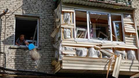 Жилой дом в Луганске,  поврежденный, как утверждает минобороны РФ в результате обстрела недавно поставленными США ракетами ATACMS, в ходе российско-украинского конфликта, подконтрольная России Украина, 7 июня 2024.