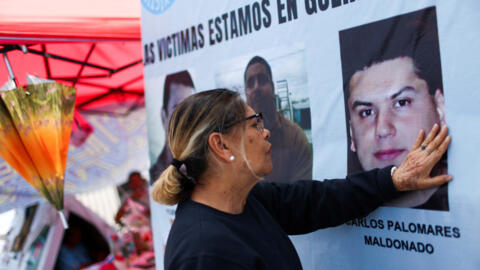 Ana Maria Maldonado, 72 anos, buscar seu filho Carlos, desaparecido há 14 anos. Ela participa de um acampamento de protesto na esplanada de Zocalo. Ela e outras mães querem um encontro com o presidente Andrés Manuel Lopez Obrador, Cidade do México (29/08/24).