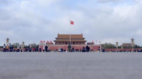 La place Tiananmen, à pékin. En toile de fond, la Cité interdite.