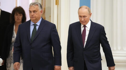 Le président russe Vladimir Poutine, à droite, et le premier ministre hongrois Viktor Orban se rendent à une conférence de presse commune après leur entretien au Kremlin à Moscou, Russie, vendredi 5 juillet 2024.