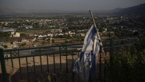 Bandeira de Israel em Kiryat Shmona, na fronteira com o Líbano, no norte do país. (Imagem ilustrativa)