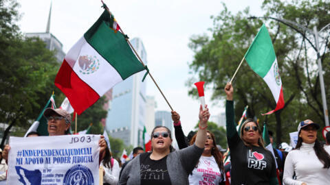 Manifestações nas ruas do México em protesto contra controversa reforma judicial