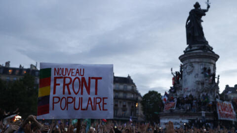 Les partisans de la gauche jubilent sur la Place de la République à Paris, à l'annonce des résultats du 2e tour des élections législatives remportées par le Nouveau front populaire. Paris, le 7 juille