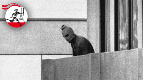 巴勒斯坦黑色九月突击队成员潜入奥运村的以色列队员下榻处。摄于1972年9月5日。