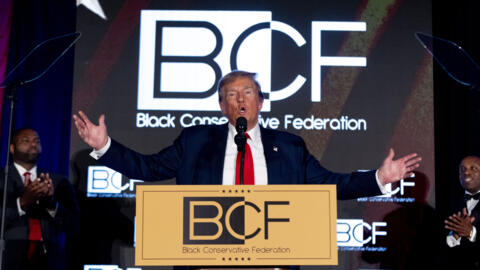 Donald Trump lança coalizão destinada a atrair eleitores negros.
