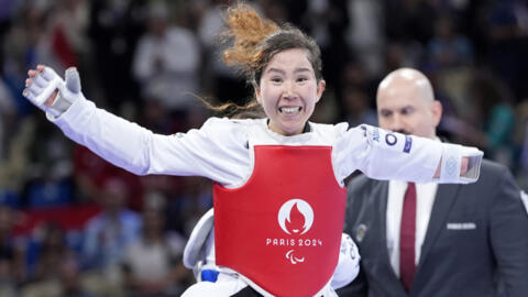 Zakia Khudadai, medalhista de bronze em para-taekwondo nos Jogos Paralímpicos de Paris 2024.