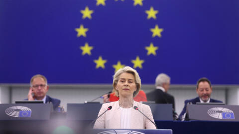 Ursula von der Leyen s'adresse aux législateurs avant le vote pour choisir le prochain président de la Commission européenne, au Parlement européen à Strasbourg, en France, le 18 juillet 2024.