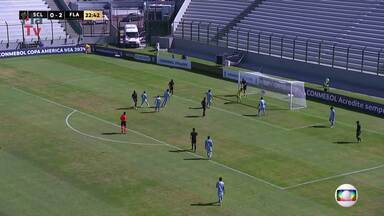 Bastidores Libertadores Sub-20 | Sporting Cristal (PER) 1x4 Flamengo - Os Garotos do Ninho concluíram a fase de grupos da Conmebol Libertadores com 100% de aproveitamento. No último domingo (10), a equipe Sub-20 do Flamengo venceu o Sporting Cristal (PER), no Uruguai, por 4 a 1, com os gols de Felipe Teresa, Wallace Yan (2x) e Iago. Acompanhe os bastidores da partida na FlaTV.