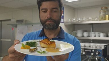 Fantástico faz passeio pelos clássicos da gastronomia francesa - O repórter Rodrigo Carvalho entrou na cozinha de um restaurante francês para mostrar os bastidores da gastronomia francesa.