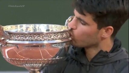 Alcaraz vence Zverev e conquista título inédito de Roland Garros