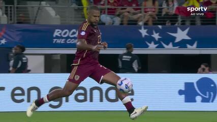 Aos 18 min do 2º tempo - gol de fora da área de Rondón da Venezuela contra o Canadá