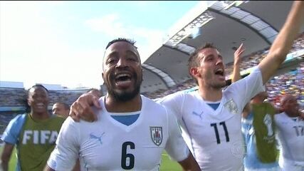 Gol no final coloca Uruguai nas oitavas e tira a gigante Itália da Copa do Mundo