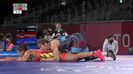 Aline Silva perde para Yasemin Adar, da Turquia, nas oitavas do wrestling