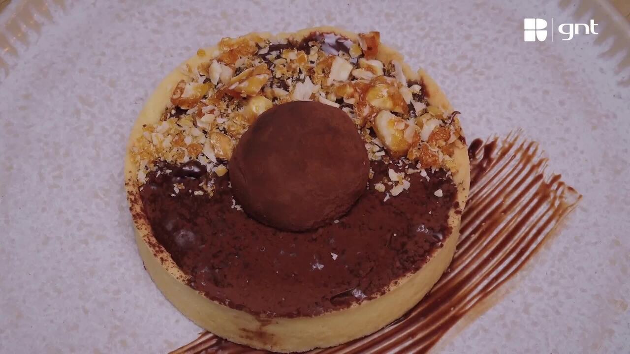 Tartelete de brigadeiro de cacau e pralinê de avelã