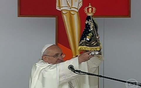 Papa pede orações a fiéis em missa na Basílica de Aparecida (SP)