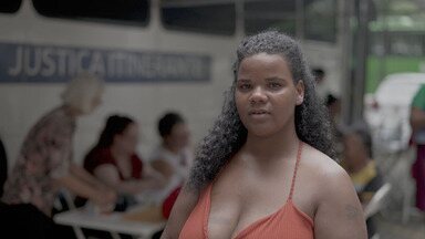 Segundo episódio da série "Invisíveis" conta histórias de meninas que chegaram à vida adulta sem documento algum e viraram mães - No Brasil, segundo o IBGE, quase 3 milhões de brasileiros não têm um documento fundamental para a vida: a certidão de nascimento. E assim, a pessoa fica sem acesso a direitos básicos garantidos pela nossa Constituição.