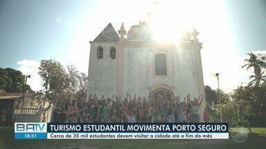 Turismo estudantil movimenta Porto Seguro - Cerca de 35 mil estudantes devem visitar a cidade até o fim do mês.