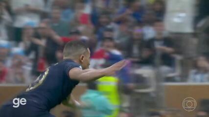 Aos 36 min do 2º tempo - gol de dentro da área de Kylian Mbappe da França contra a Argentina