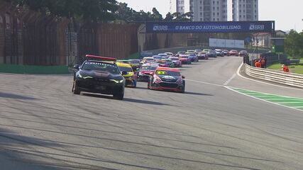 Confira a largada da 3ª etapa da Stock Car em Interlagos