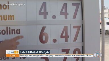 Postos de combustível registram aumento na gasolina após reajuste da Petrobrás - Postos já vendem gasolina com preço reajustado a R$ 6,47. Já o etanol está em média R$ 4,47.