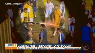PM atira com bala de borracha em goleiro durante jogo entre Grêmio Anápolis e Centro Oeste - Veja entrevista com o jogador ao vivo no alojamento do clube.