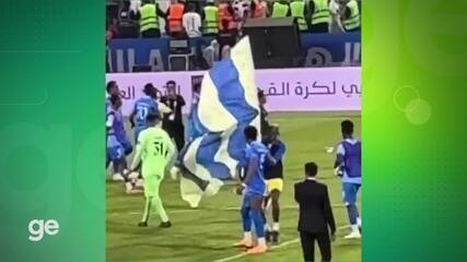 Anderson Talisca tenta fincar bandeira no gramado do Al Hilal e confusão é iniciada