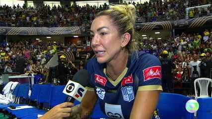 Thaisa se emociona com título do Minas na Superliga e fala sobre sua lesão