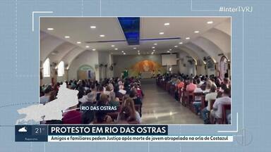 Familiares e amigos de Ana Clara Rampini fazem manifestação pedindo justiça - A jovem morreu depois de ser atropelada na Orla de Costazul, em rio das ostras, por um motorista que dirigia embriagado.