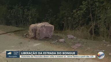 Estrada do Bongue, em Piracicaba, deve ser liberada nesta quarta, segundo a prefeitura - Trecho ficou interditado por quase duas semanas após duas rochas da pedreira caírem na estrada. Local passou por uma nova vistoria nesta terça-feira (6).