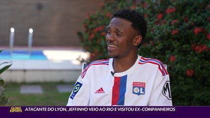 Atacante do Lyon, Jeffinho veio ao Rio e visitou ex-companheiros