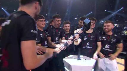 Six Invitational 2024: w7m é campeã mundial e levanta troféu no Ginásio Ibirapuera, em SP