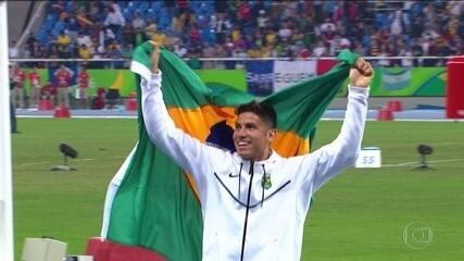 Thiago Braz relembra a inesquecível conquista da medalha de ouro na Rio 2016