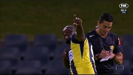Usain Bolt faz dois gols em vitória de time australiano