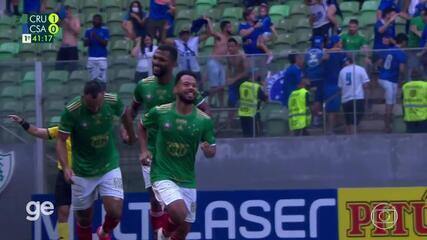 Aos 40 min do 1° tempo - Claudinho abre o placar para o Cruzeiro contra o CSA