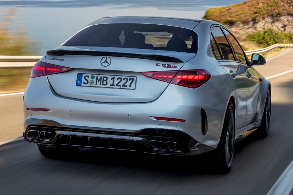 Novo Mercedes-AMG C 63 é híbrido de quase 700 cv — Foto: Divulgação