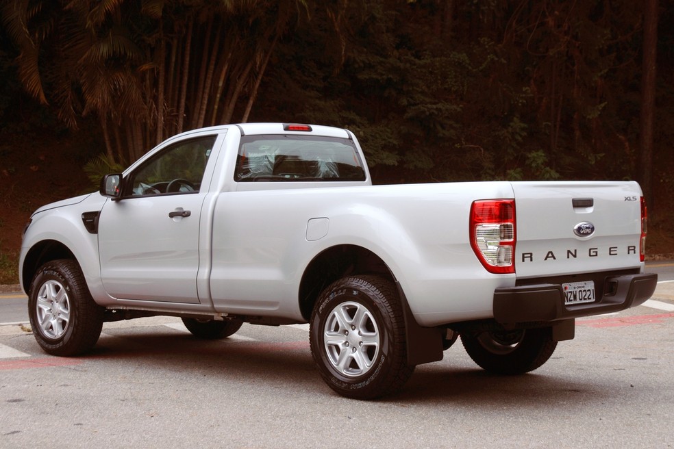 Ford Ranger XLS 2013 é uma ótima opção para o campo e para a cidade — Foto: Divulgação