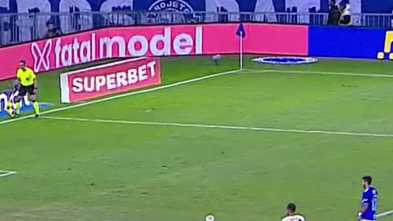 Gol do Cruzeiro! Fábio quase pega pênalti, mas não consegue evitar!