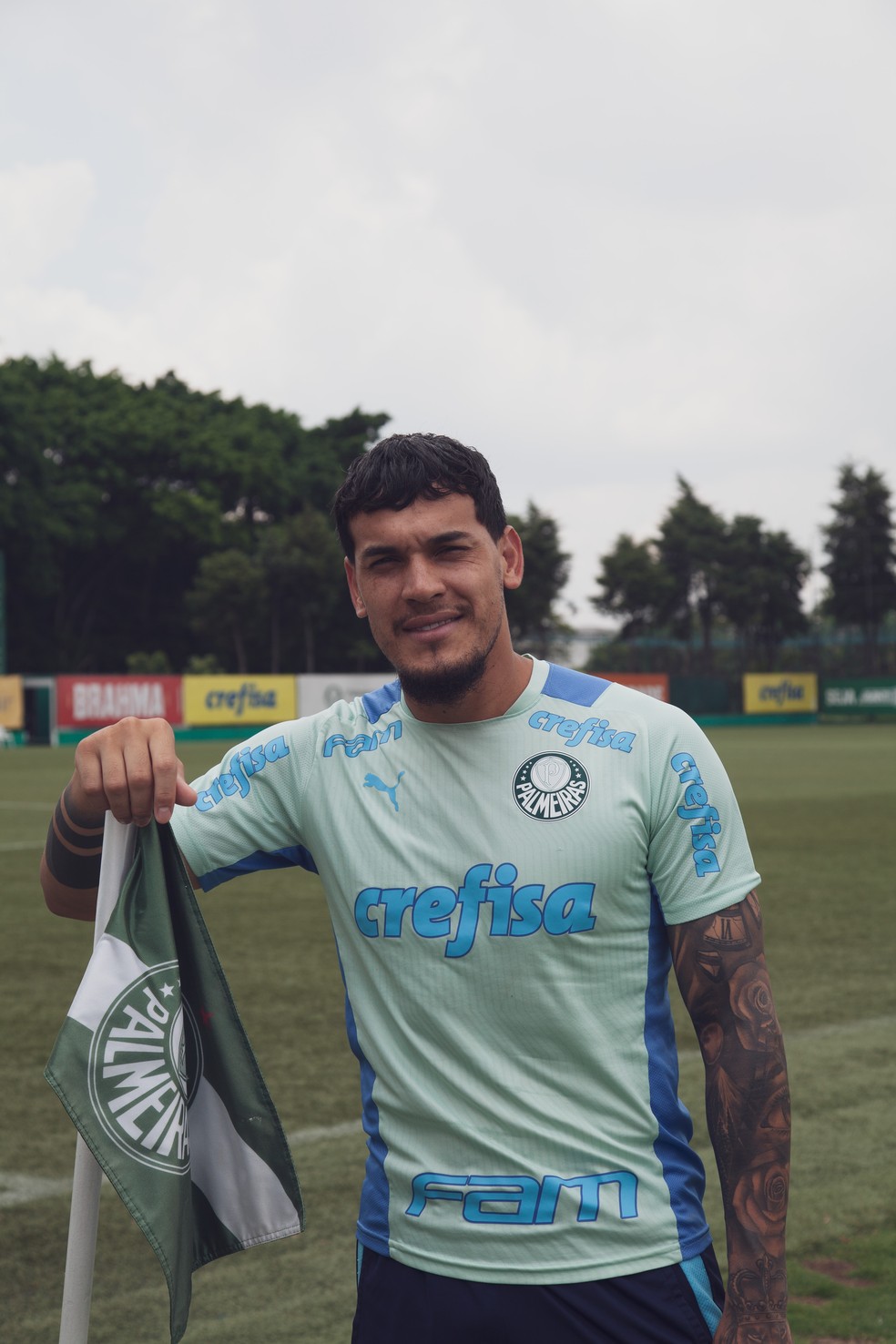 Gustavo Gómez, capitão do Palmeiras, compartilha detalhes de sua rotina em encontro com o GQ Esporte Clube: “Normalmente, sou o primeiro a chegar [para os treinos]”, contou.  — Foto: Enzo Amendola 