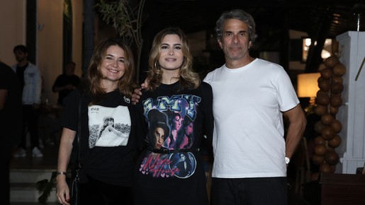 Cláudia Abreu e ex-marido se reúnem em show da filha Maria Maud, no Rio