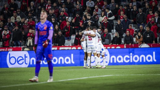 Bahia vence o Athetico-PR fora de casa; assista aos gols