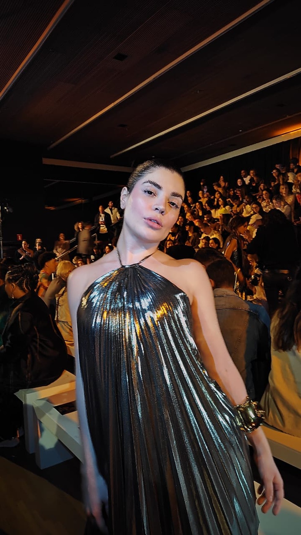 Gkay compara estilistas brasileiros com Schiaparelli e comemora moda nacional — Foto: Marie Claire