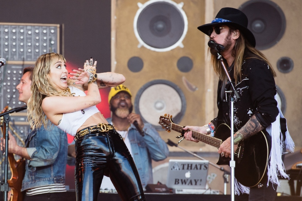 Miley Cyrus e o pai, Billy Ray — Foto: Getty Images