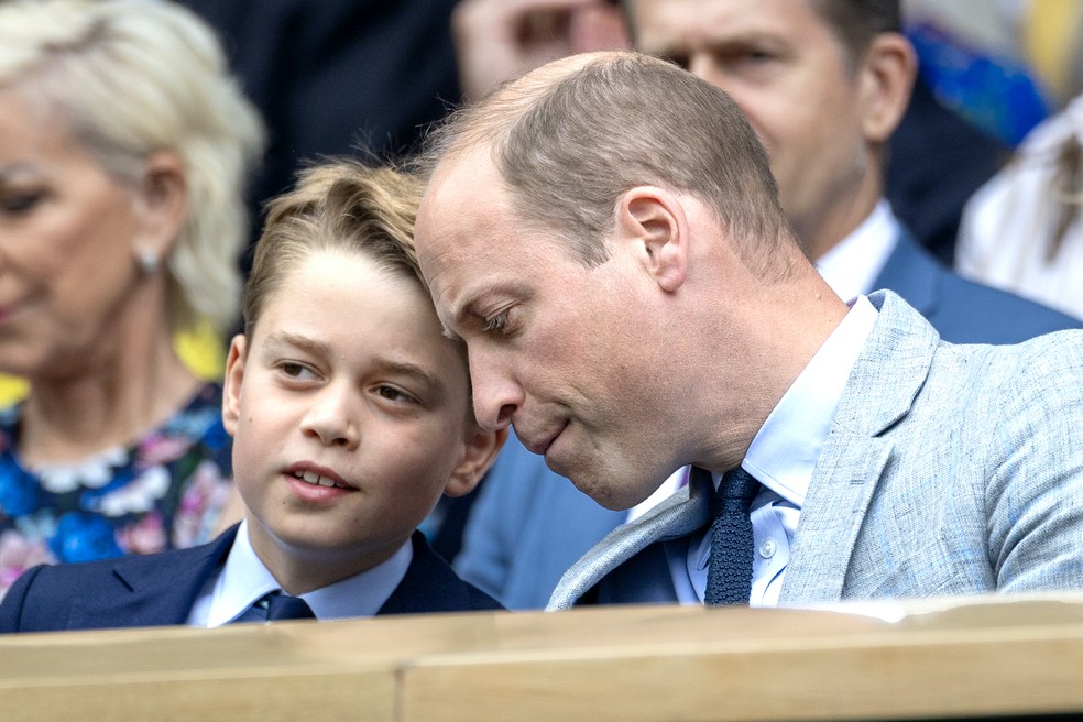 O Príncipe William na companhia do filho mais velho, o Príncipe George — Foto: Getty Images