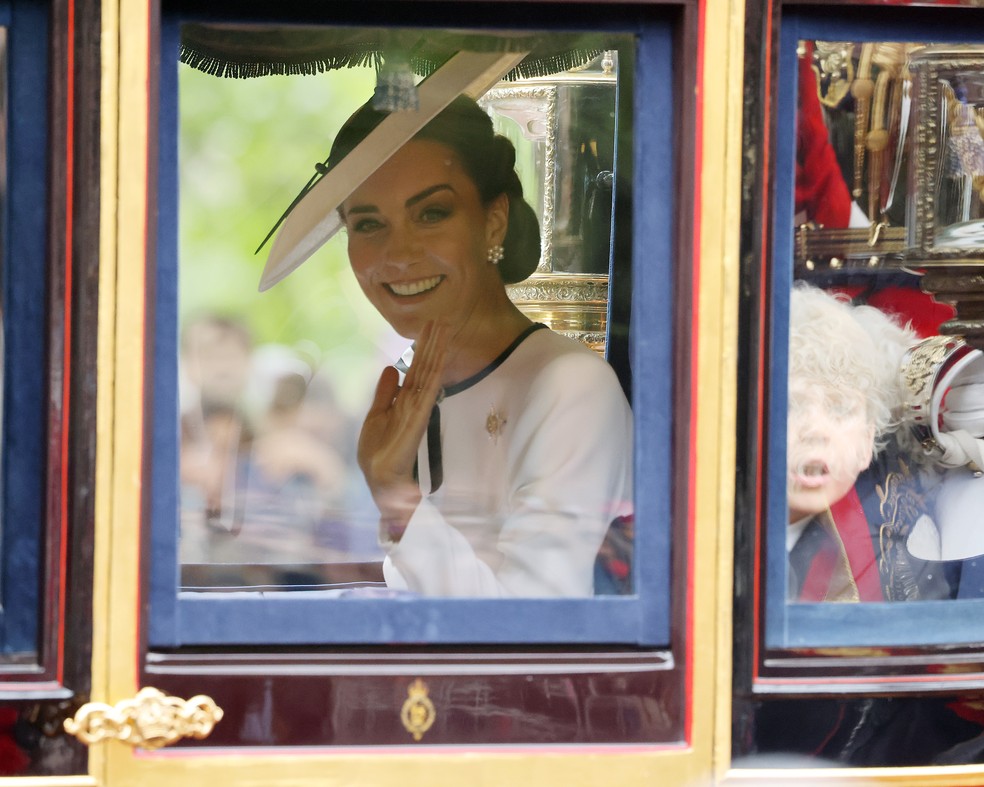 Kate Middleton emociona fãs com presença no Trooping the Colour — a primeira aparição pública desde que revelou um câncer — Foto: Getty Images