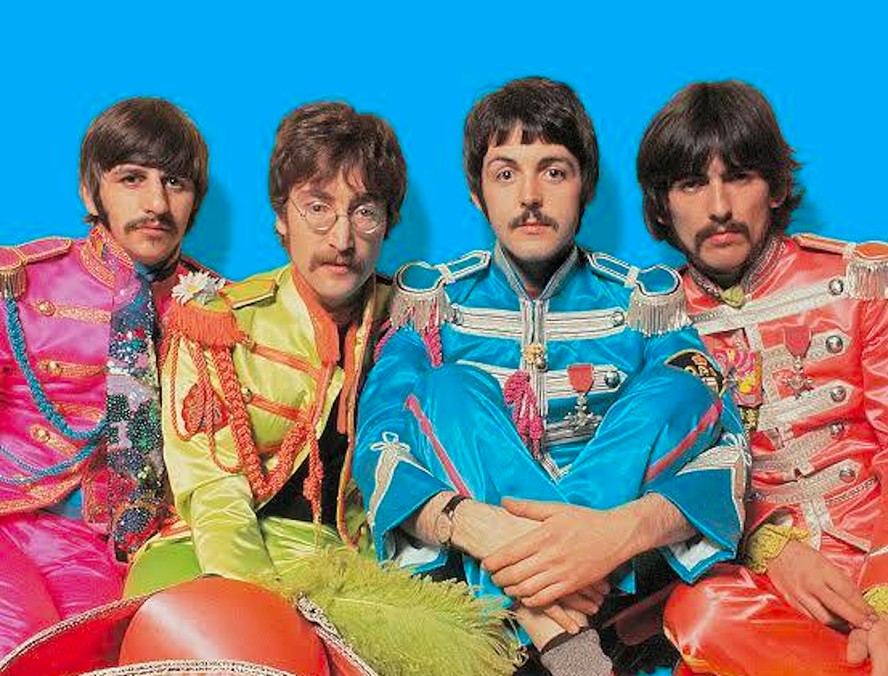 Os quatro Beatles: Ringo Starr, John Lennon (1940-1980), Paul McCartney e George Harrison (1943-2001)