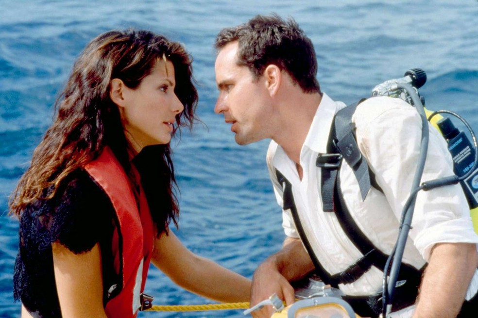 Sandra Bullock e Jason Patric dão vida ao novo casal de protagonistas — já que Keanu Reeves se negou a participar da sequência do filme — Foto: Divulgação