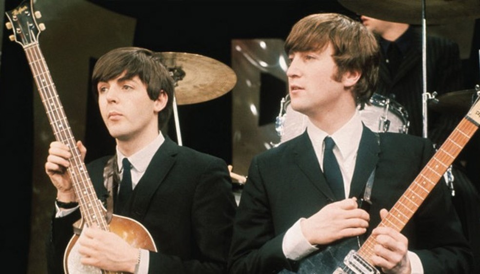 Paul McCartney e John Lennon nos tempos de Beatles — Foto: Reprodução
