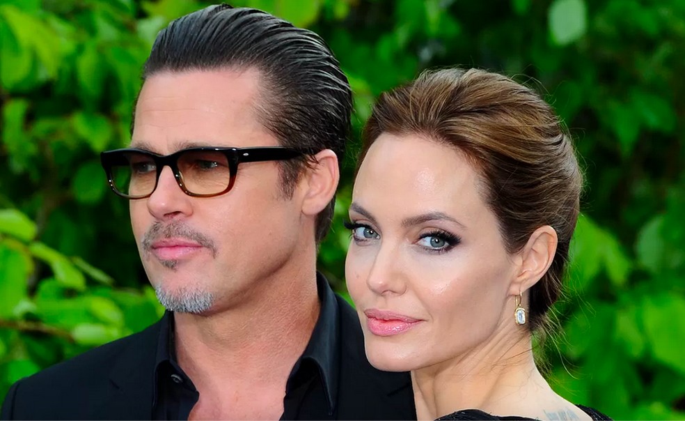 Angelina Jolie e Brad Pitt quando ainda eram casados — Foto: Getty Images